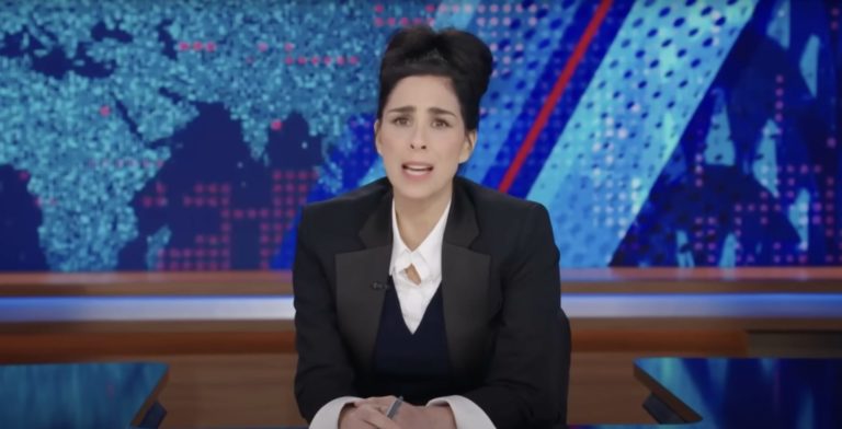 Leftist Comedian Reads the Room, Pledges to Be Less Political